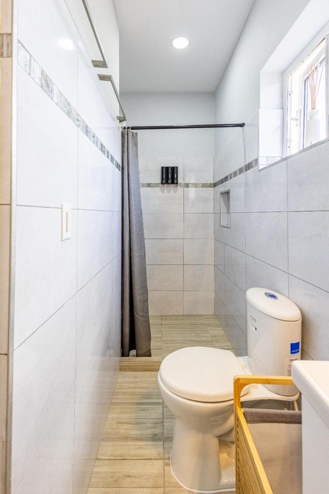 Av Curacao - Centrally Located Spacious Apartment Willemstad Exterior foto